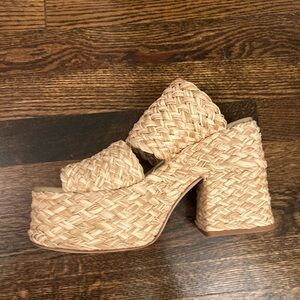 FARM Rio Woven Raffia Beige Platform Heels Slides Sz 7.5 Worn Once